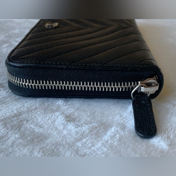 CHANEL long zipped wallet - chevron - Picture 6 of 16